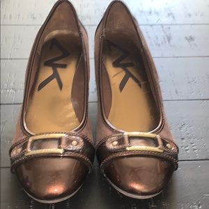 EUC - Anne Klein wedge shoes size - 9 N - brown